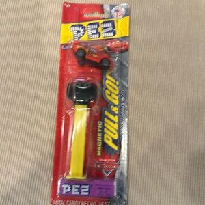 PEZ Disney Cars Lightning McQueen Candy Dispenser w/ Magnetic Pull & Go